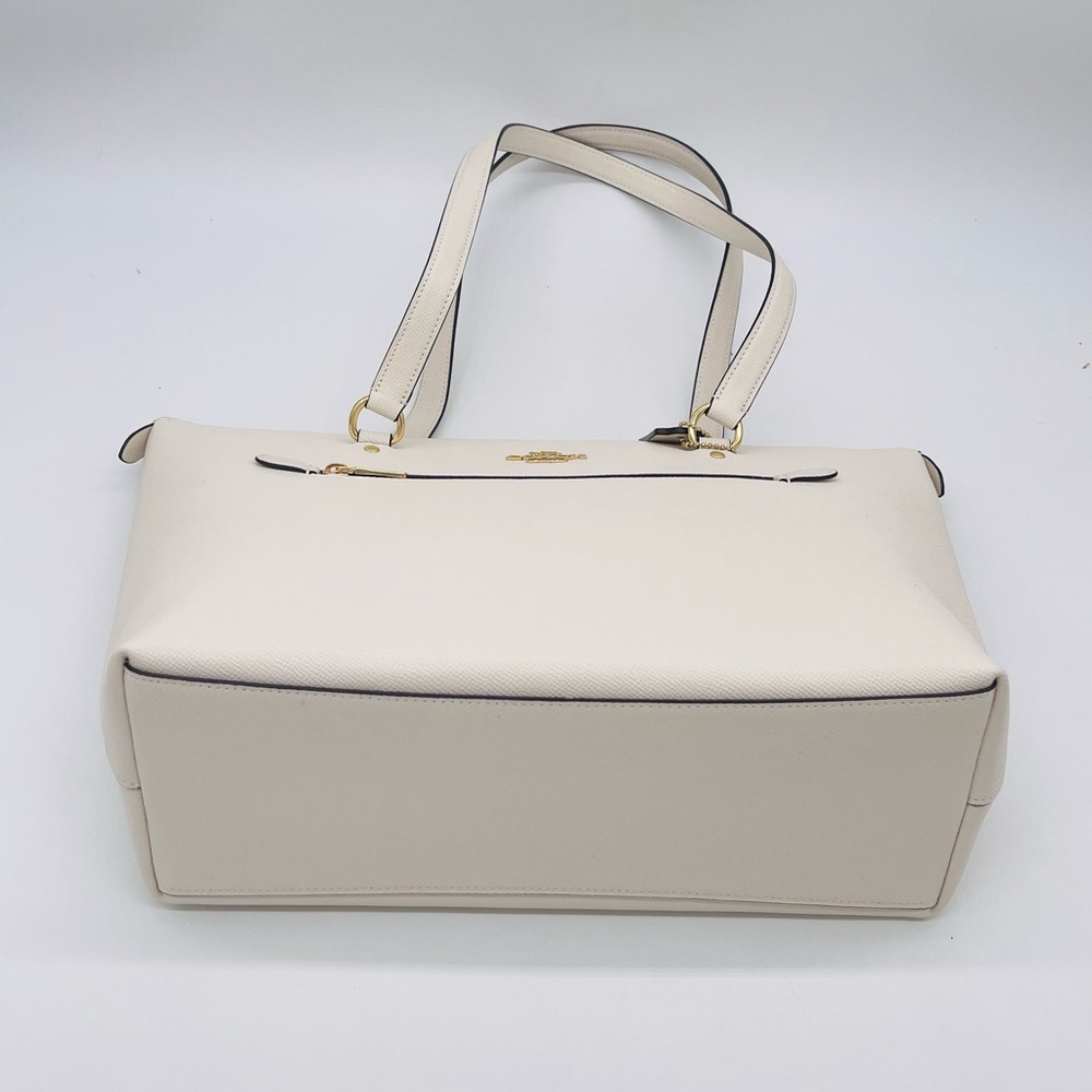 Coach Gallery Tote Bag - Picture 5 of 9